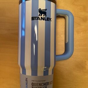 Stanley Blue and White Quencher Tumbler